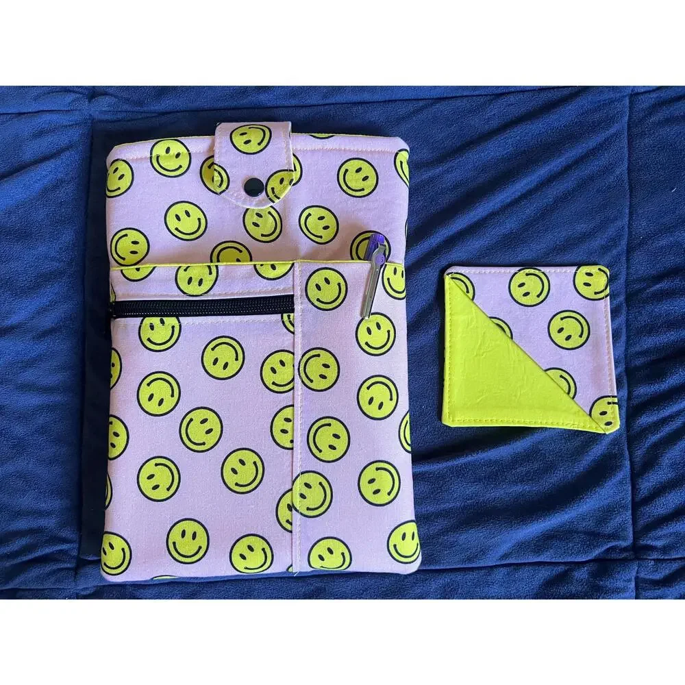 NWOT Smiley Faces, Small Book Sleeve, Front Zipper Pocket, Corner Bookmark